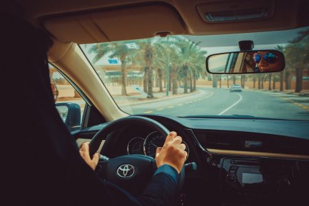 يومٌ تاريخي.. السعوديات يبدأن قيادة سياراتهن في شوارع المملكة