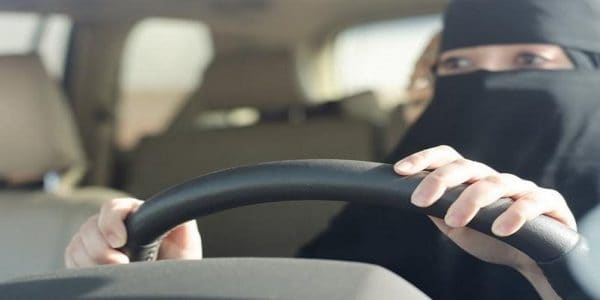 إنشاء أول مركز تعليم قيادة سيارات نسائي بالمنطقة الجنوبية