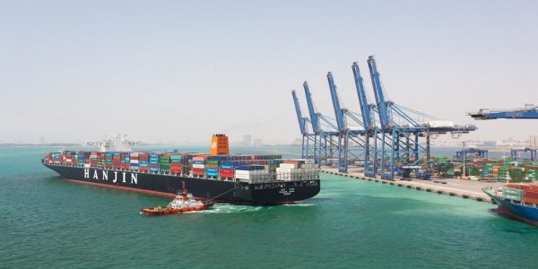 4.90% نسبة زيادة الطنيات المناولة بميناء الدمام