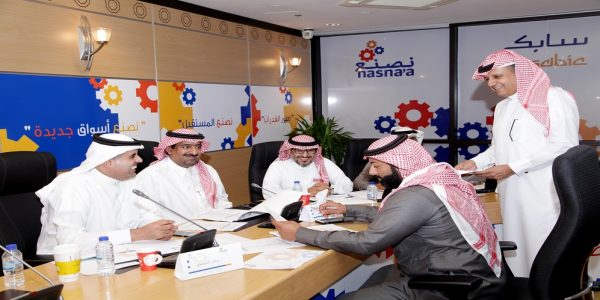 برنامج “نصنع” يستعرض الإجراءات القانونية وإجراءات التراخيص الصناعية