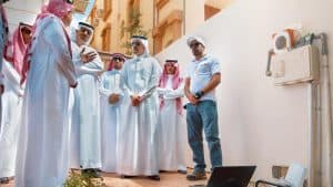 وزير الاتصالات