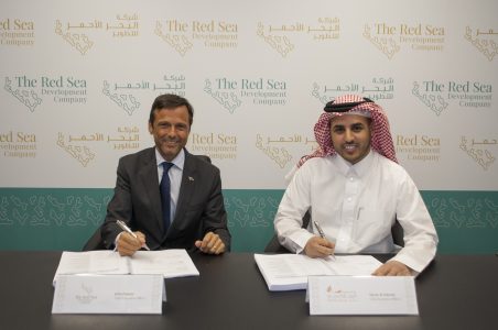 البحر الأحمر للتطوير تُبرم عقدًا لتشييد قرية سكنية لـ 10 آلاف عامل البحر الأحمر للتطوير