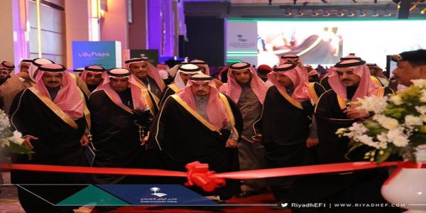 أمير الرياض يشيد بدور رجال الأعمال في تحريك عجلة التنمية منتدى الرياض الاقتصادي