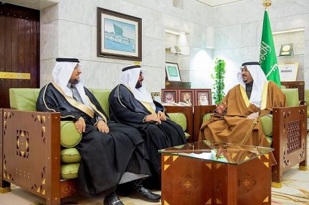 نائب أمير منطقة الرياض يطلع على مشروعات «الإسكان» نائب أمير منطقة الرياض