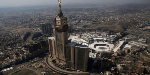 حظر تجوال كلي في مكة والمدينة المنورة لحين إشعار آخر حظر تجوال كلي
