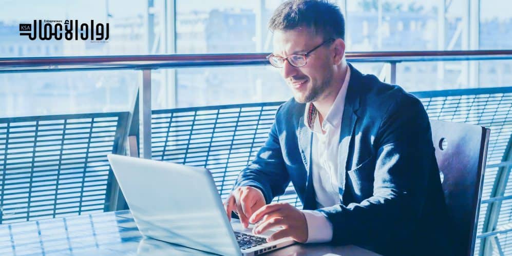 كيف يتابع رائد الأعمال أداء موظفيه