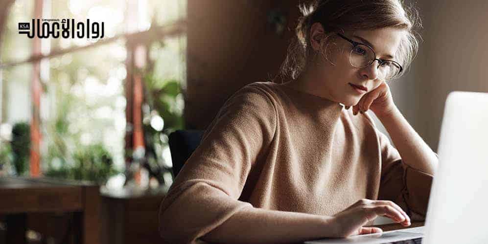 استخدام مواقع التواصل لنشر ثقافة العمل الحر.. صناعة سريعة النمو ثقافة العمل الحر