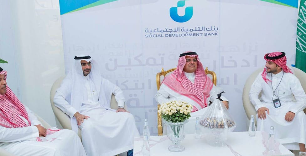 محافظ حفر الباطن يتفقد مشاريع شباب المحافظة محافظ حفر الباطن