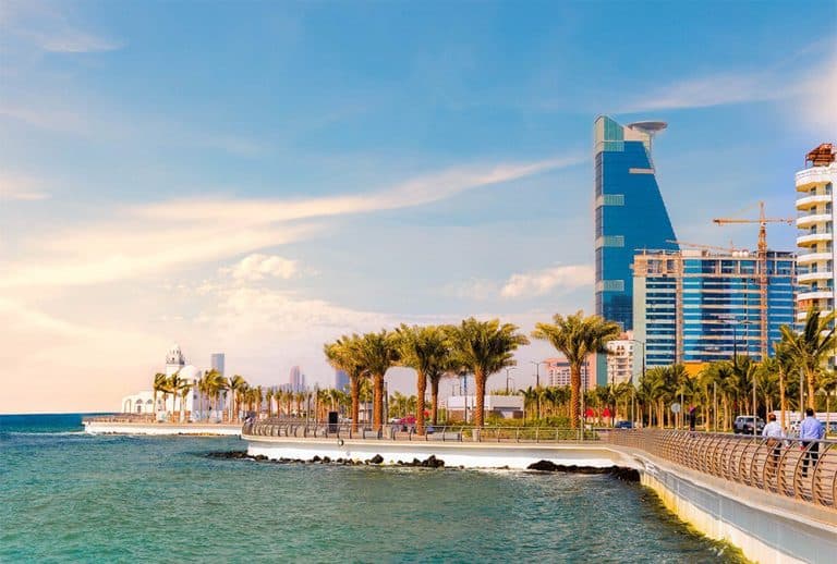 الإيرادات التشغيلية لنشاط الإقامة والطعام في السعودية تتجاوز 126 مليار ريال نشاط الإقامة والطعام