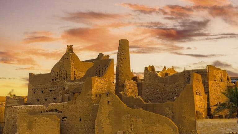 بـ10 مليارات دولار.. الدرعية تتحول لأكبر مدينة تراثية ثقافية في 2024 بـ10 مليارات دولار.. الدرعية تتحول لأكبر مدينة تراثية ثقافية في 2024
