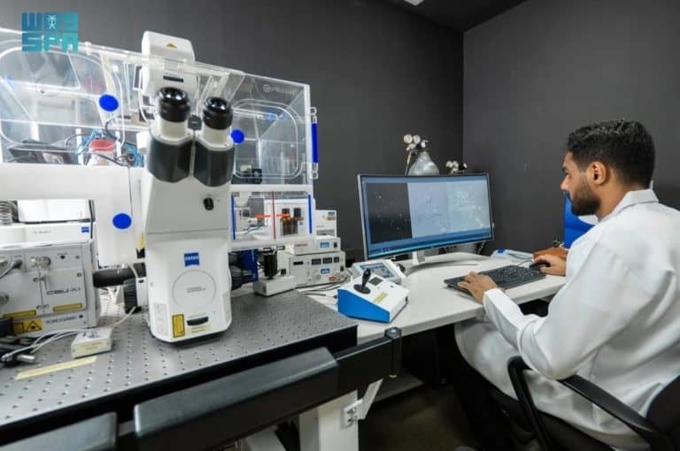 أحد الأطباء بـ مستشفى الملك فيصل التخصصي