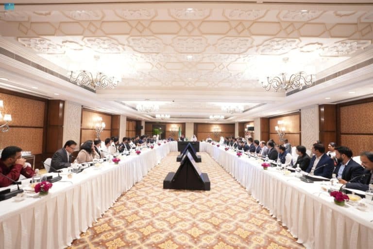 «الجضعي» يبحث التحديات التي تواجه مصانع الأدوية الهندية لدخول السوق السعودي الهيئة العامة للغذاء والدواء