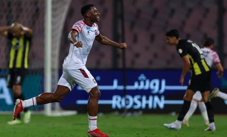 الرائد يقهر الاتحاد بثلاثية في الدوري السعودي