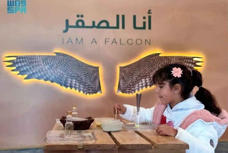 اقبال كبير من الأطفال على ألعاب الصقور التفاعلية في “كأس العلا” اقبال كبير من الأطفال على ألعاب الصقور التفاعلية في "كأس العلا"