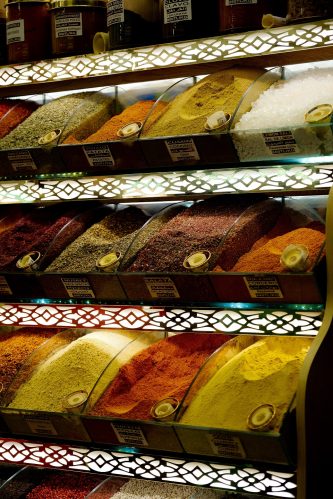 محتويات محل العطارة