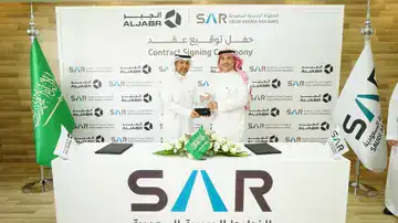 الجبر التجارية شريك للخطوط الحديدية “سار” في نقل السيارات عبر القطارات