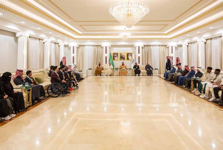 أمير منطقة الجوف يستقبل أبطال دورة الألعاب السعودية ويُدشّن الرياضة النسائية بنادي الجندل أمير منطقة الجوف