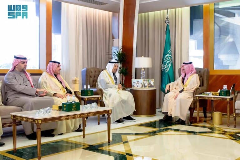 أمير المنطقة الشرقية يناقش مع وزير الاستثمار تعزيز استقطاب رؤوس الأموال وزير الاستثمار وأمير المنطقة الشرقية