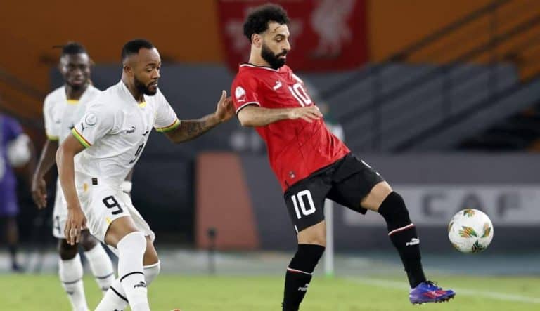منتخب مصر يفرض التعادل أمام غانا بأمم أفريقيا في ليلة إصابة محمد صلاح