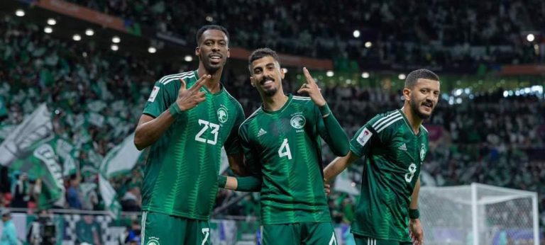كنو يقود المنتخب السعودي للتقدم على قيرغيزستان في الشوط الأول بكأس آسيا