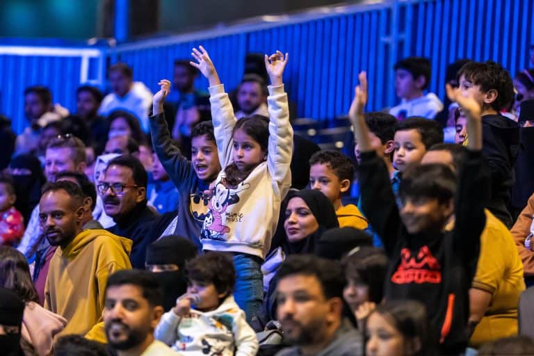 بتصرفاتها الذكية.. تجربة الدلافين تجذب زوار بوليفارد وورلد في عروض مبهرة