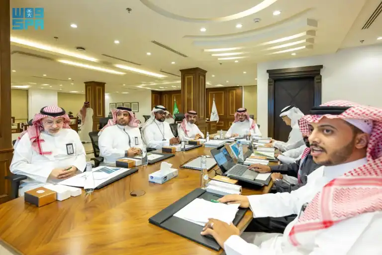 أمير المدينة يطلع على الدراسات والمخططات الاستراتيجية الشاملة لتطوير المنطقة أمير المدينة