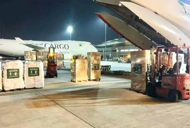 شحنة من الأمل.. الطائرة الإغاثية السعودية الـ38 تتجه إلى غزة بـ 23 طنًا من المساعدات الطائرة الإغاثية السعودية