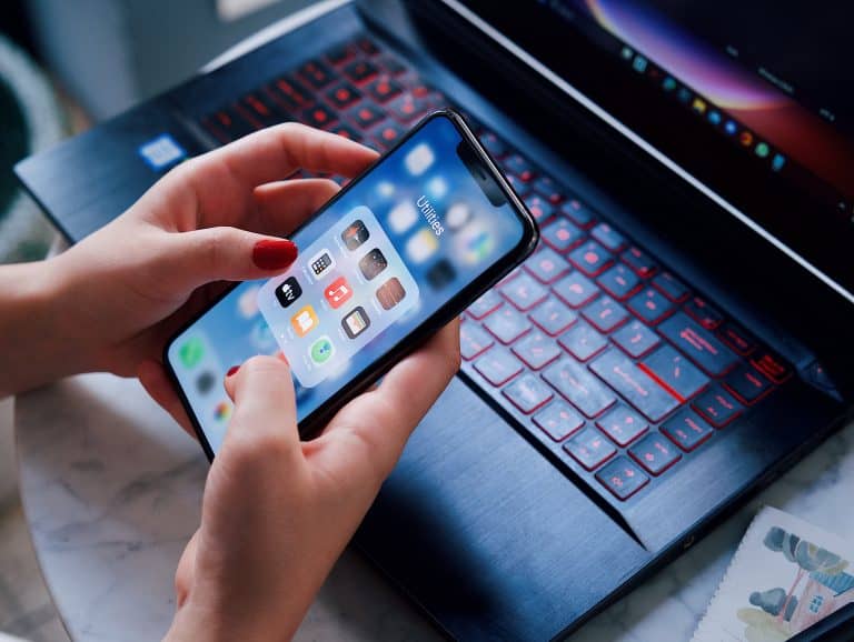 5 تطبيقات يجب أن تكون على هاتفك الذكي تطبيقات على الهاتف هامة