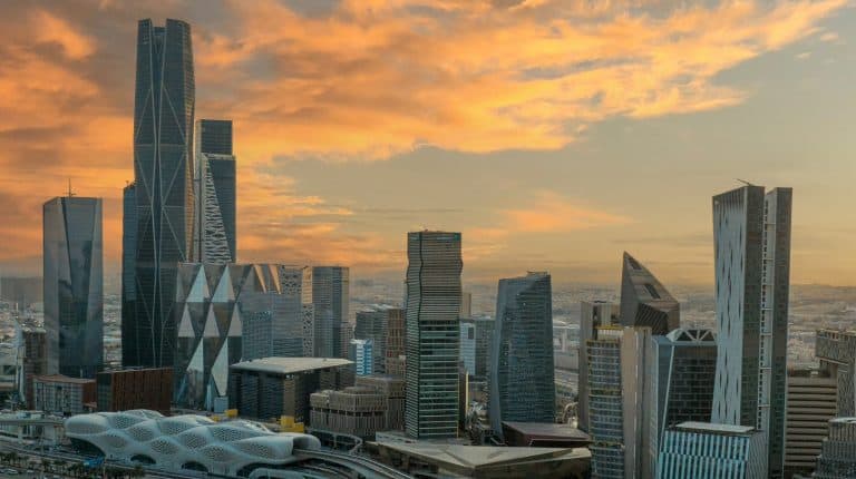 شراكة بين “كافد” و”سكاي” تزيح الستار عن مشروع نوعي في مجال المدن الذكية شراكة بين كافد وسكاي