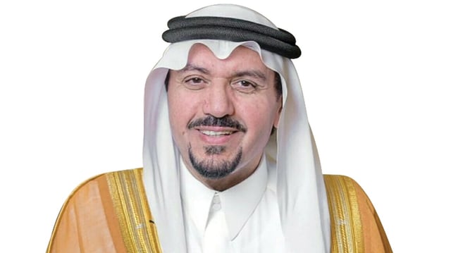 أمير القصيم يدشّن مشروع معالم وبوابات بريدة التاريخية