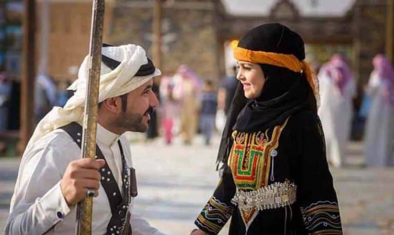 ذكرى يوم التأسيس.. “رواد الأعمال” تنظم ندوة أونلاين عن الأزياء التراثية أزياء ذكرى يوم التأسيس