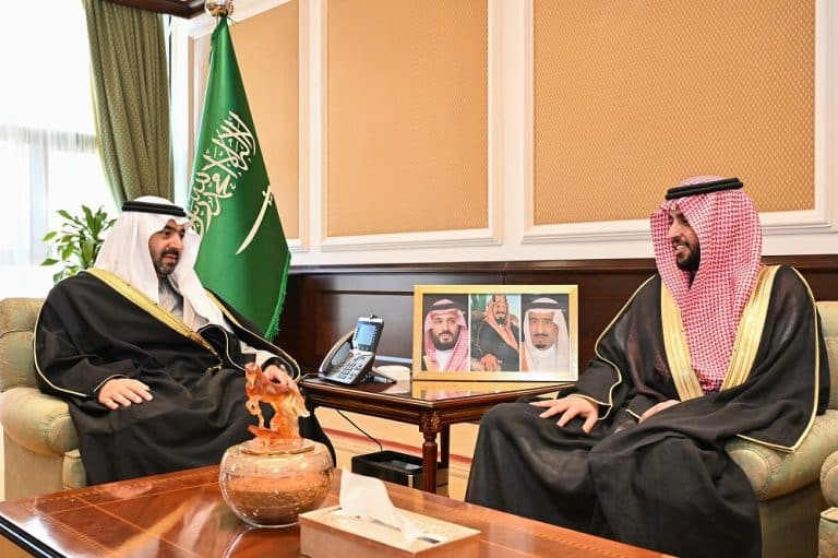 نائب أمير منطقة تبوك يطلع على أعمال فرع حقوق الإنسان خلال لقاء مع المطيري نائب أمير منطقة تبوك