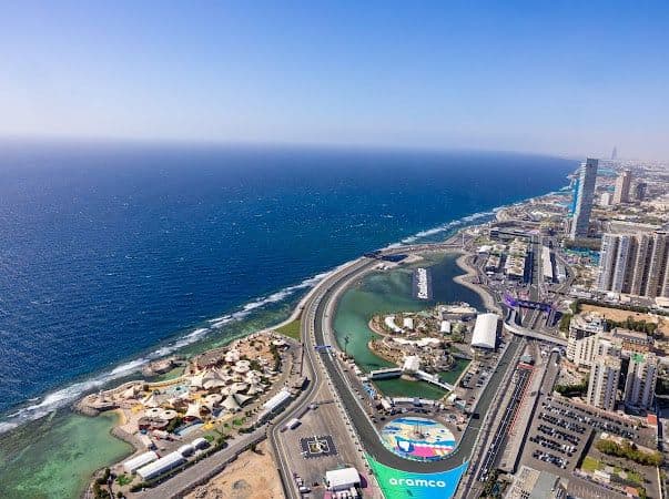 "إقناع العقارية" تُبرم صفقة استثمارية ضخمة في قلب جدة