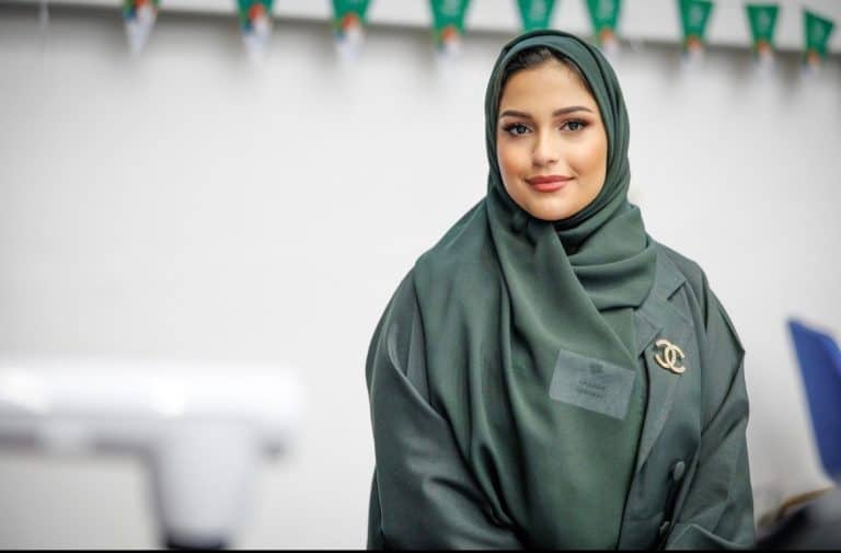 الدكتورة سارة الزهراني أصغر سعودية ترأس نادي بريستون