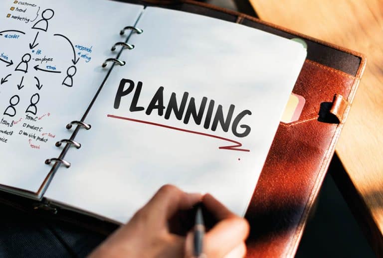 التخطيط الاستراتيجي والإدارة.. ما الفرق بينهما؟ التخطيط الاستراتيجي والإدارة الاستراتيجية