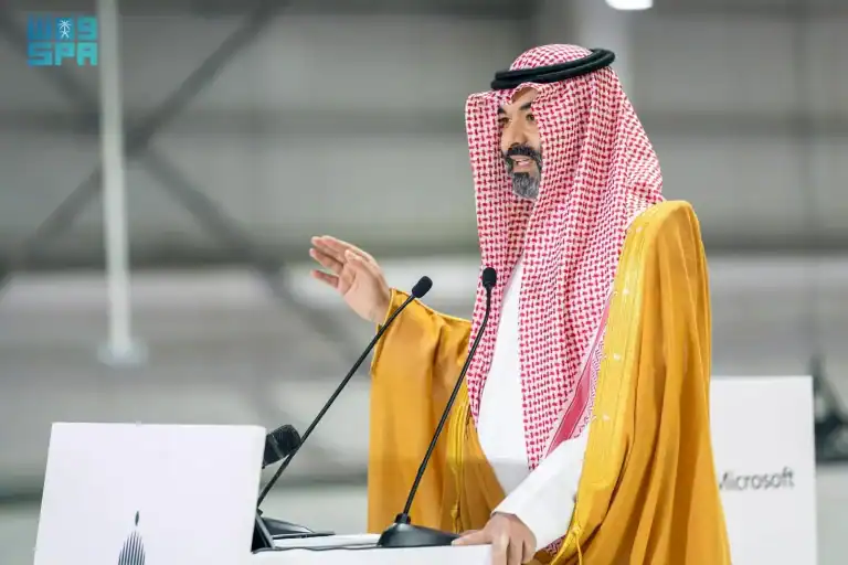 وزير الاتصالات