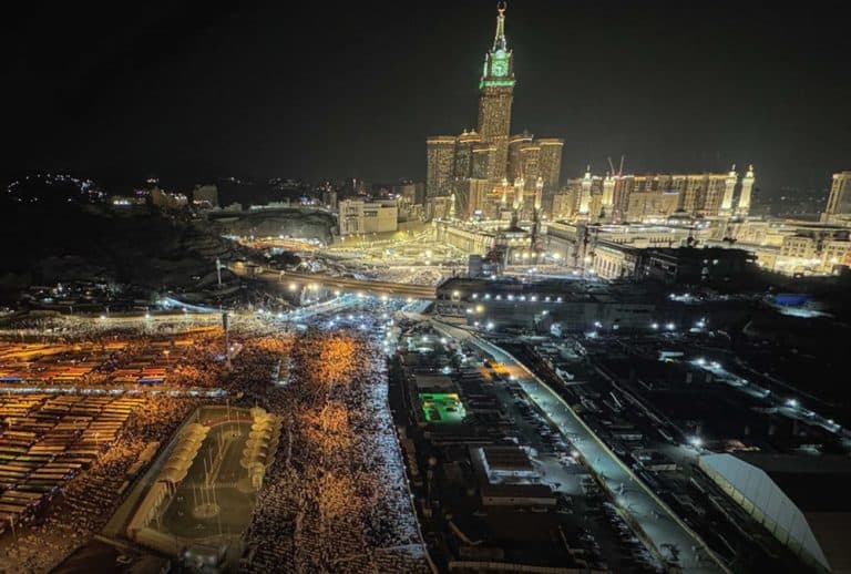 تفويج المصلين والمعتمرين