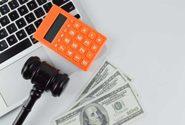 موقع مزادات على الإنترنت