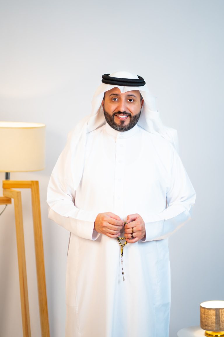 الدكتور عبد العزيز المزيد