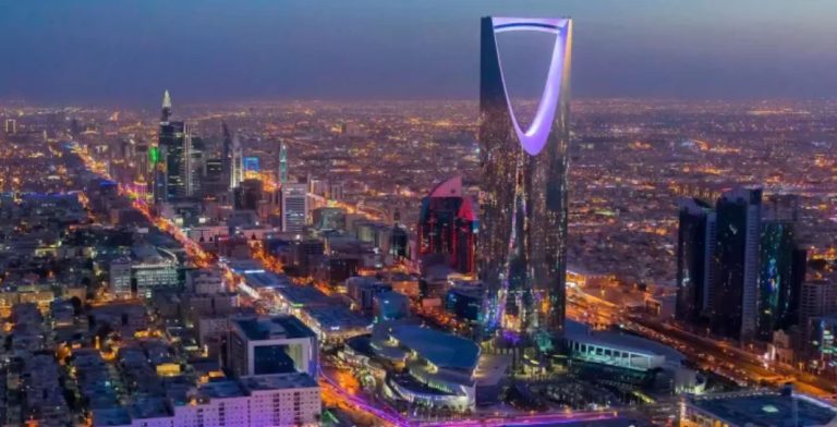 وجهات القدية