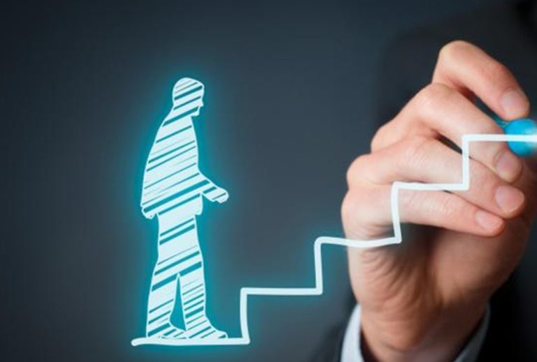 6 أخطاء تدمر فرص نجاح مسيرتك المهنية في بدايتها المسيرة المهنية