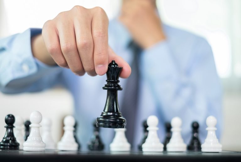 تنفيذ الإستراتيجية.. سر نجاح المؤسسات في تبادل المعرفة وتعزيز الأداء تنفيذ الاستراتيجية