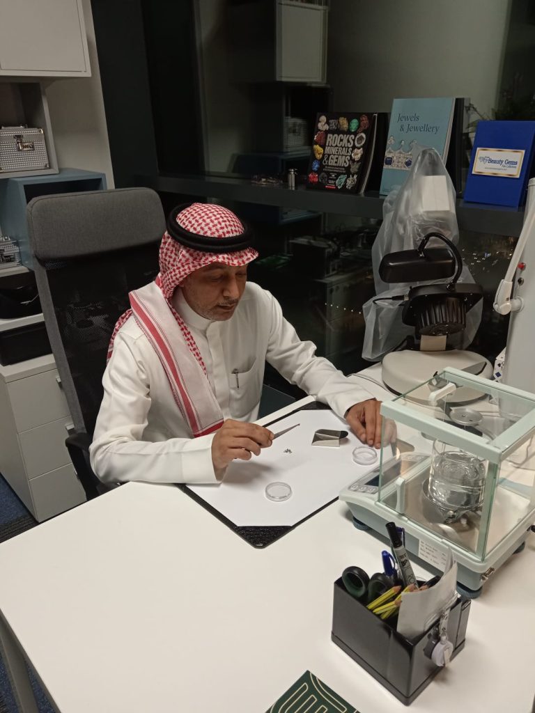 جمعية المعادن الثمينة والأحجار الكريمة.. تحفيز الابتكار ودعم الحلول الإبداعية جمعية المعادن الثمينة
