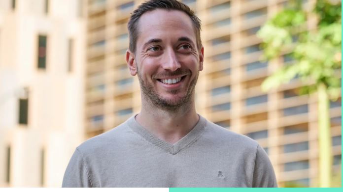 كيف تقنع المستثمر في أول لقاء؟ مؤسس «ElevenLabs» نموذجًا مؤسس ElevenLabs