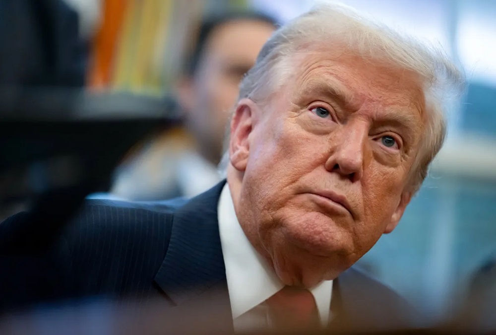 ترامب يوافق على خطة بايدن لسداد ديون الطلاب 