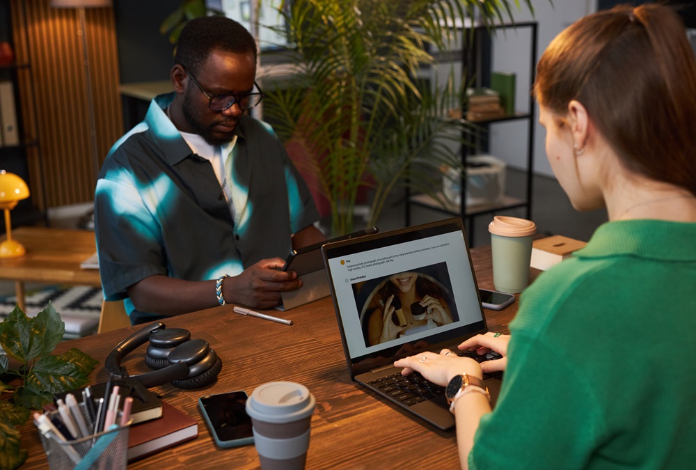 مظاهر تحويل الحياة العملية إلى جزء أساسي من الهوية الشخصية