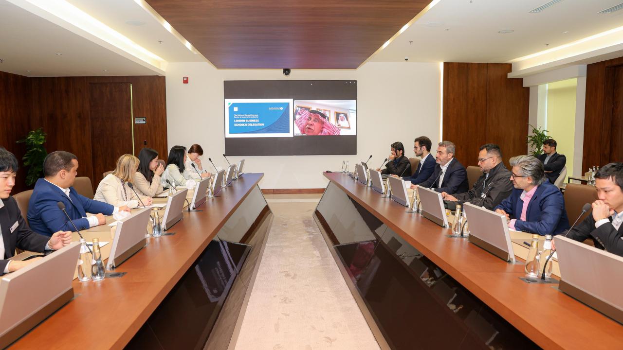 القصبي يلتقي قياديين تنفيذيين من 35 بلدًا في برامج كلية لندن للأعمال 