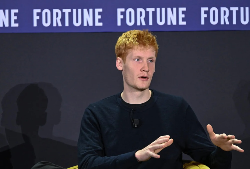 مايكل ترويل.. الملياردير الذي بدأ متدربًا في جوجل وانتهى بصفقة الـ 60 مليار دولار