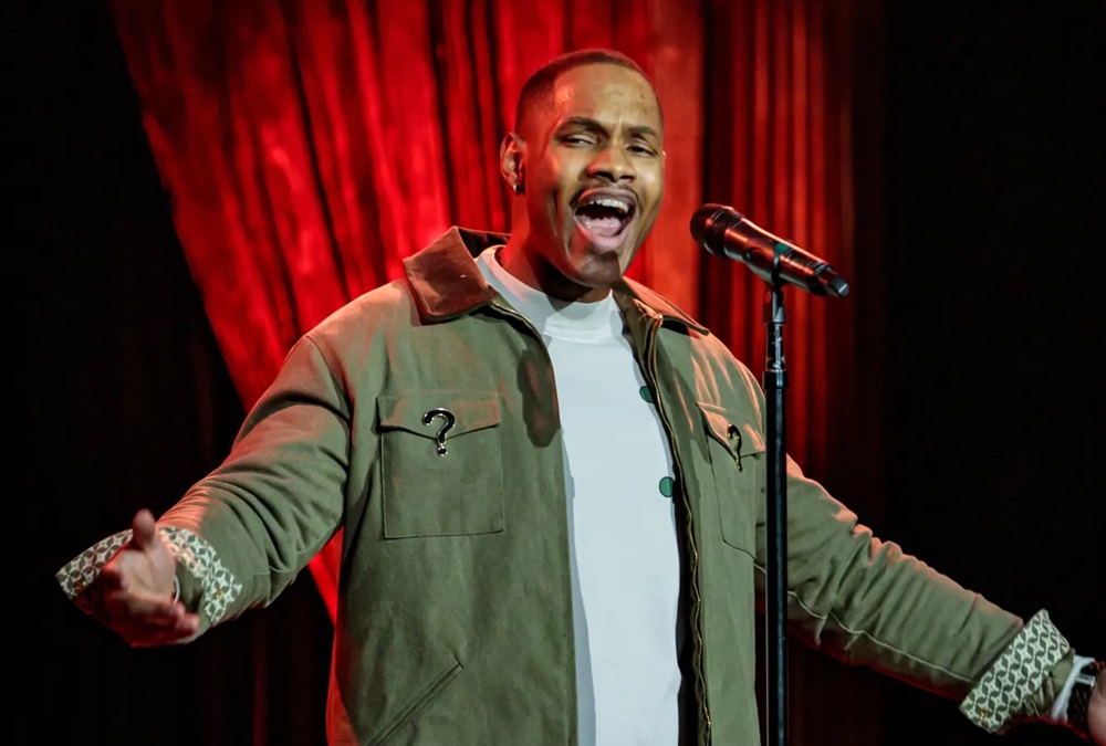 شاب ثلاثيني يحول «كتابة الشعر» إلى دخل شهري بـ 12 ألف دولار.. ما القصة؟ 